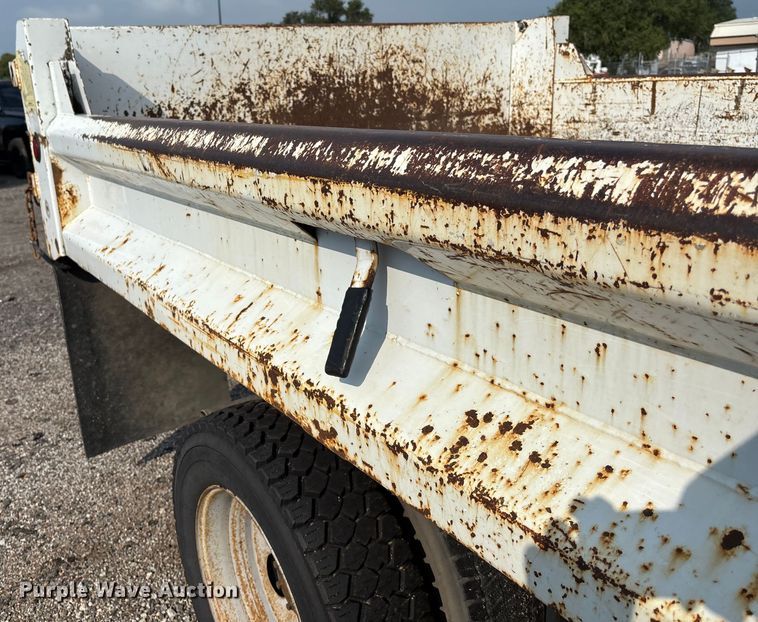 image for item EN8446 2015 Ford F450 Super Duty dump truck