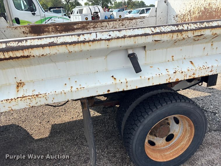 image for item EN8446 2015 Ford F450 Super Duty dump truck