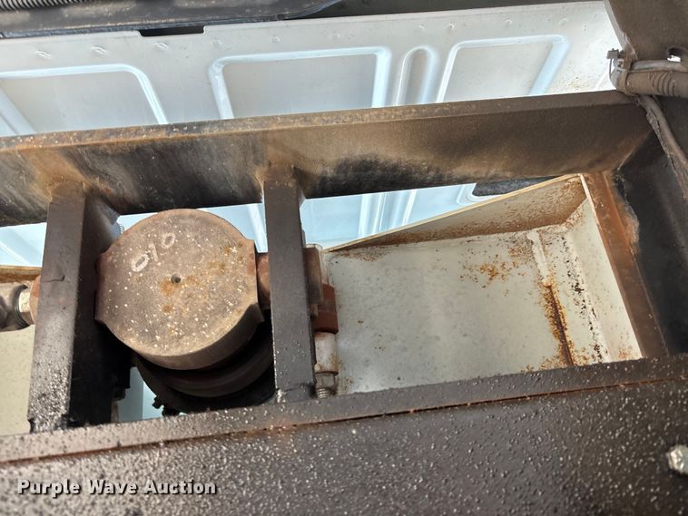 image for item EN8446 2015 Ford F450 Super Duty dump truck