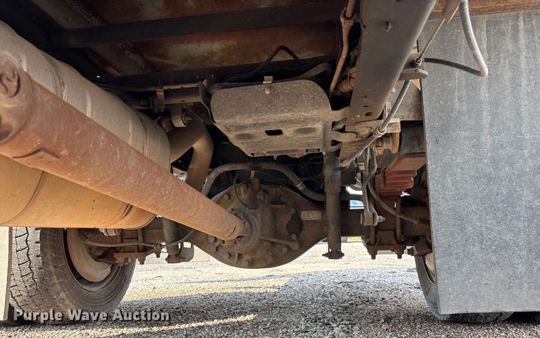 image for item EN8446 2015 Ford F450 Super Duty dump truck