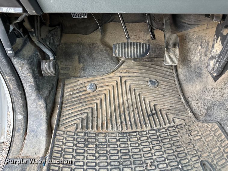 image for item EN8446 2015 Ford F450 Super Duty dump truck