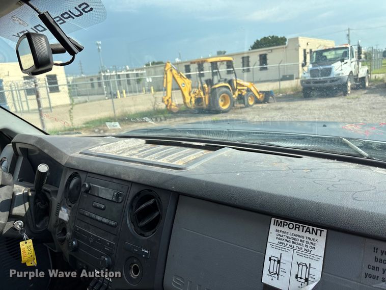 image for item EN8446 2015 Ford F450 Super Duty dump truck