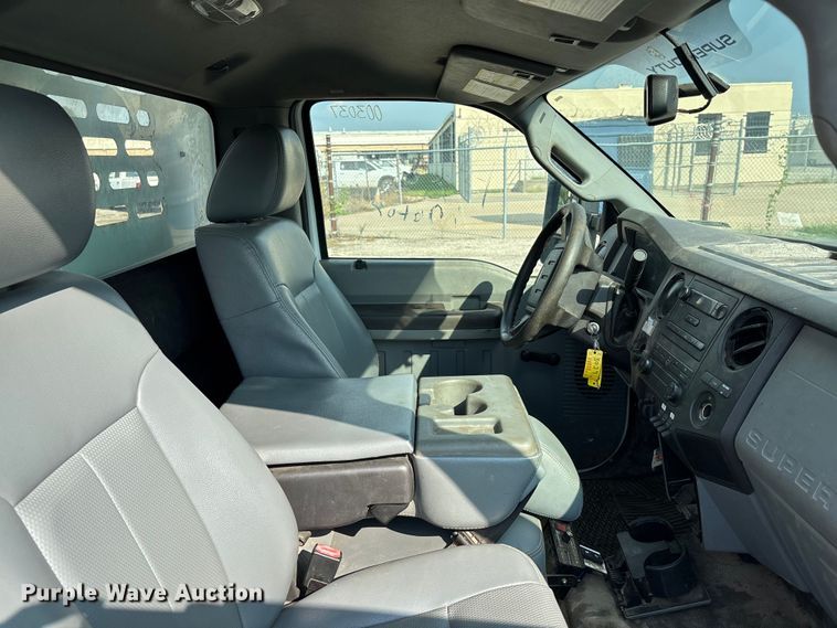 image for item EN8446 2015 Ford F450 Super Duty dump truck