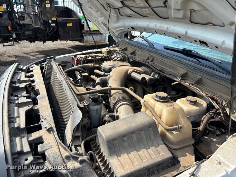 image for item EN8446 2015 Ford F450 Super Duty dump truck