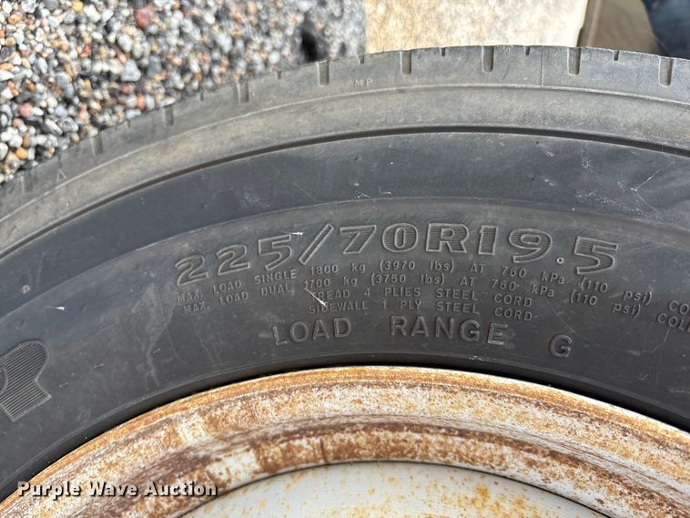 image for item EN8446 2015 Ford F450 Super Duty dump truck