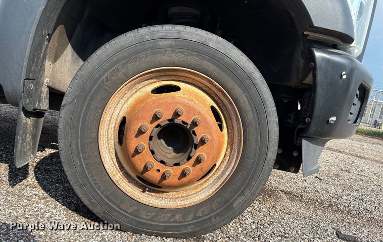 image for item EN8446 2015 Ford F450 Super Duty dump truck