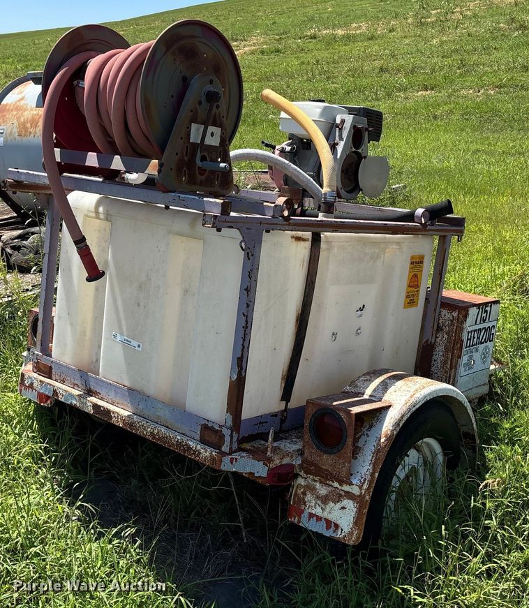 image for item EN8462 Tank trailer