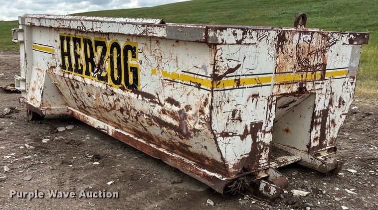 image for item EN8464 CM roll-off dumpster