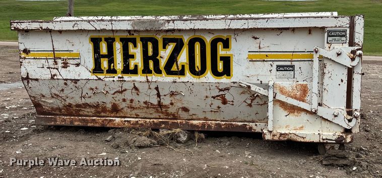 image for item EN8464 CM roll-off dumpster