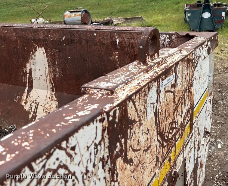 image for item EN8464 CM roll-off dumpster