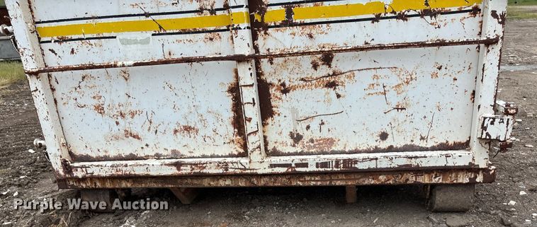 image for item EN8464 CM roll-off dumpster