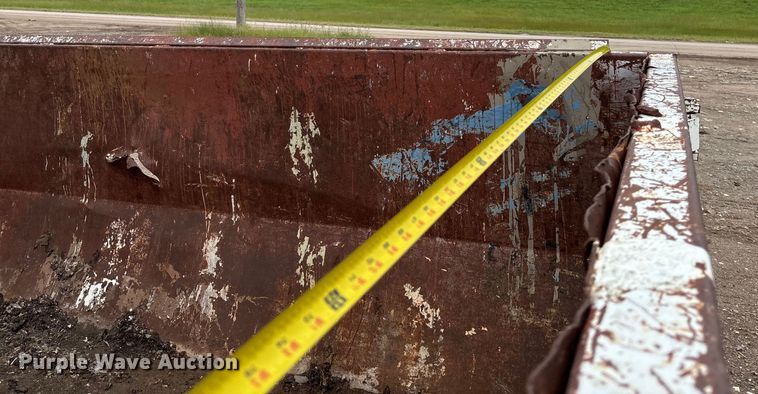 image for item EN8464 CM roll-off dumpster