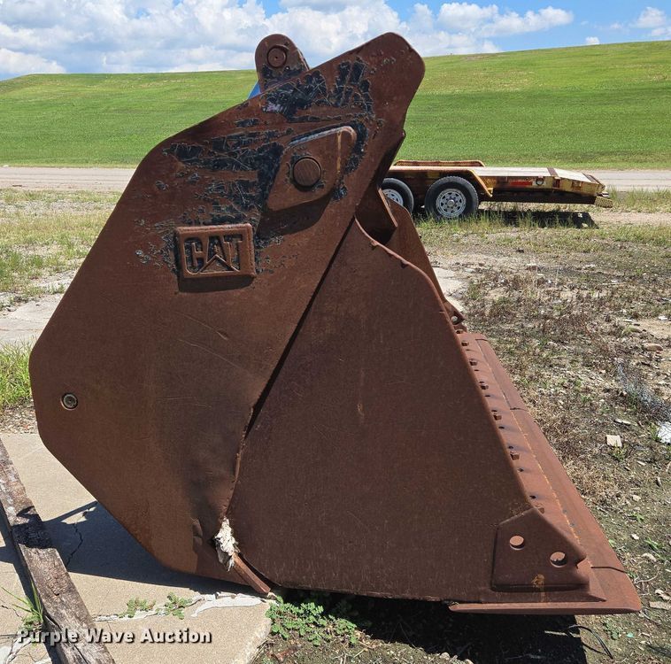 image for item EN8466 Caterpillar Four-in-one bucket