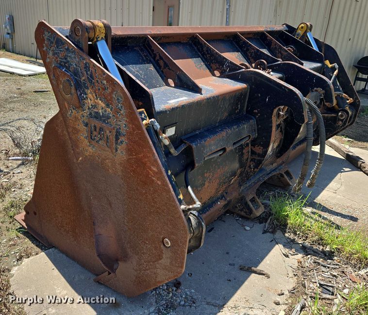 image for item EN8466 Caterpillar Four-in-one bucket