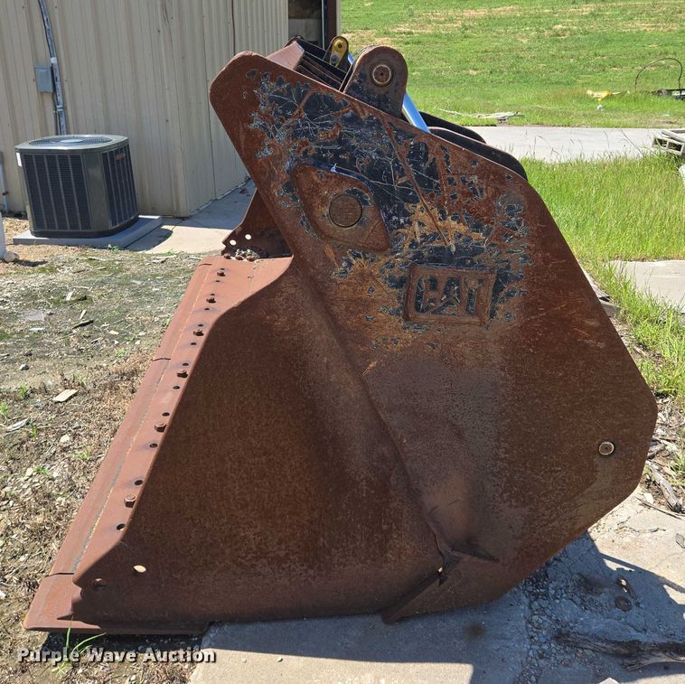 image for item EN8466 Caterpillar Four-in-one bucket