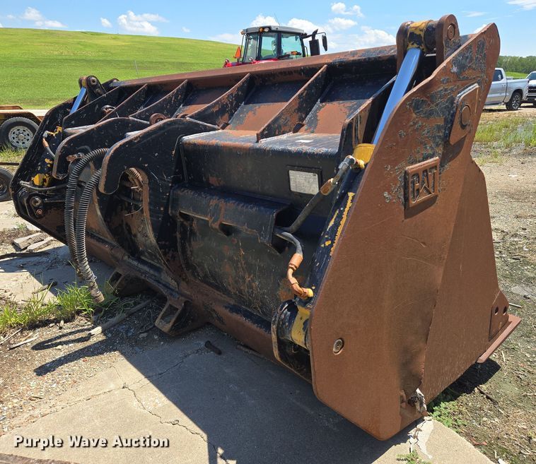 image for item EN8466 Caterpillar Four-in-one bucket