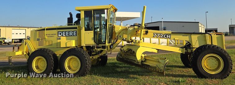 MOTOCONFORMADORA JOHN DEERE 772CH 2000