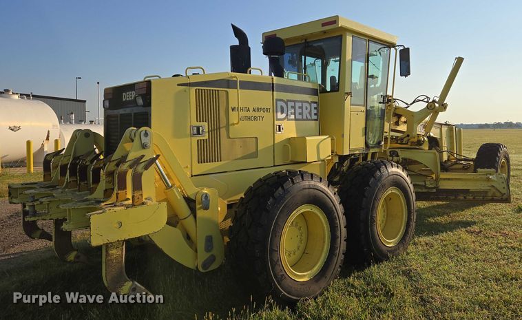 MOTOCONFORMADORA JOHN DEERE 772CH 2000