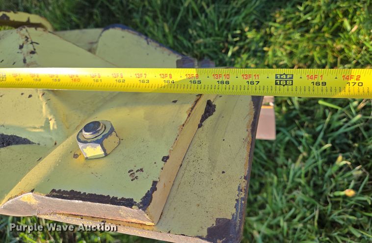 image for item EN8473 2000 John Deere 772CH motor grader