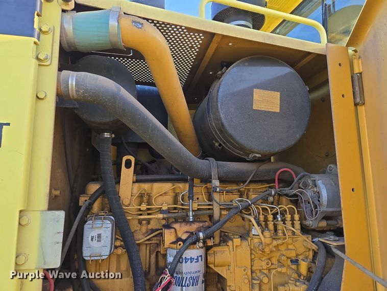 image for item EN8473 2000 John Deere 772CH motor grader