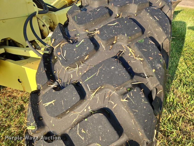 image for item EN8473 2000 John Deere 772CH motor grader