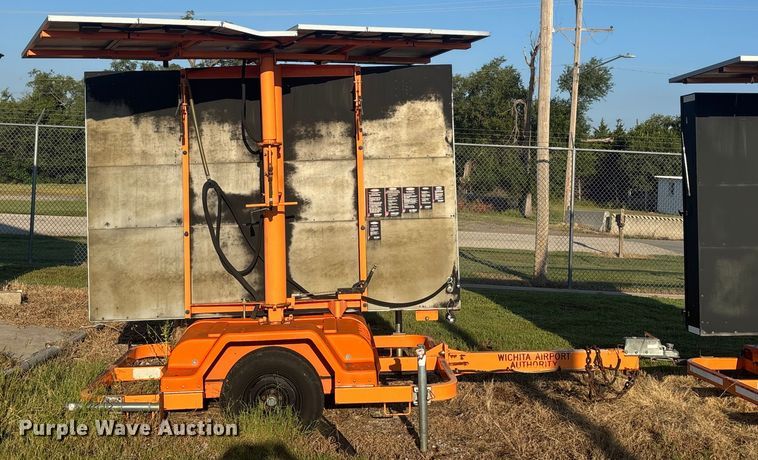 image for item EN8474 2003 Addco  message board trailer