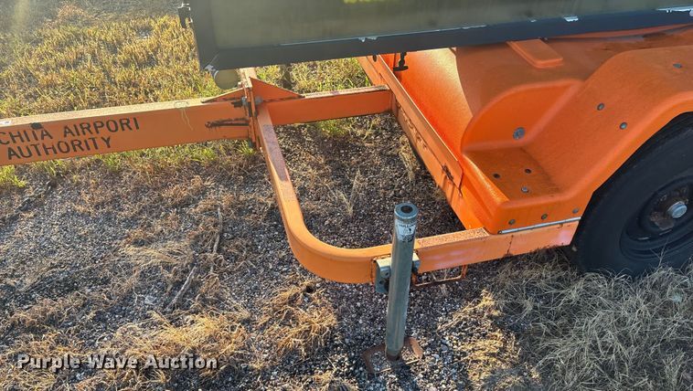 image for item EN8475 2003 Addco  message board trailer