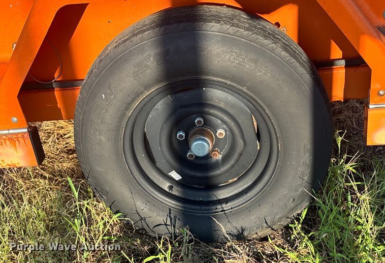 image for item EN8475 2003 Addco  message board trailer