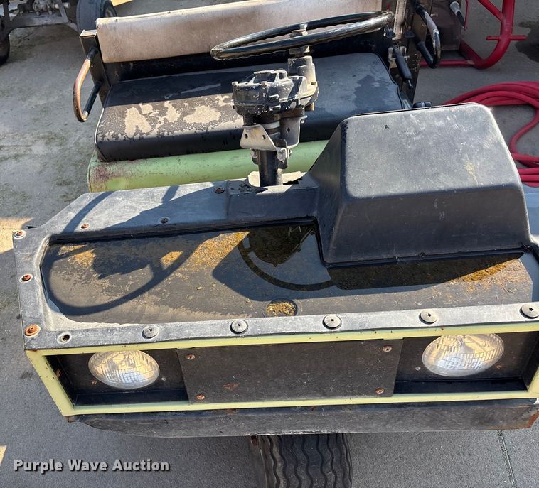 image for item EN8477 1987 Cushman Turf Truckster utility vehicle