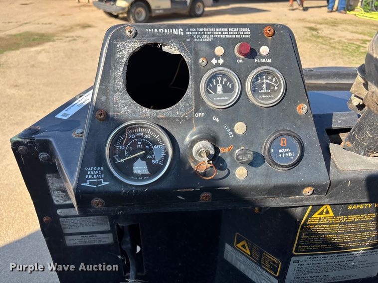 image for item EN8477 1987 Cushman Turf Truckster utility vehicle