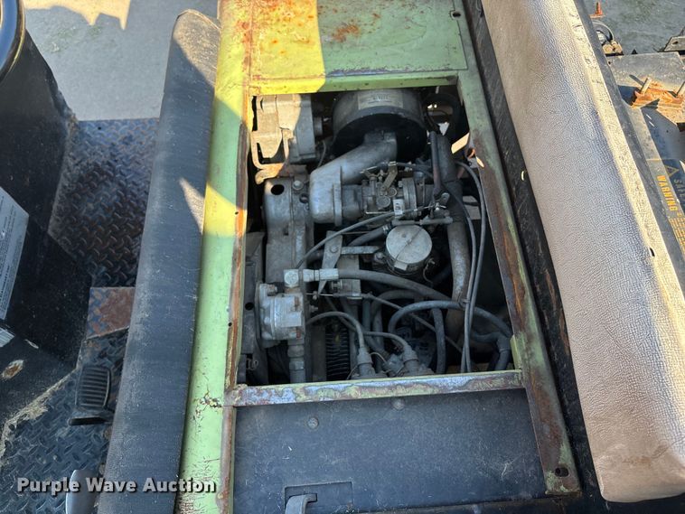 image for item EN8477 1987 Cushman Turf Truckster utility vehicle