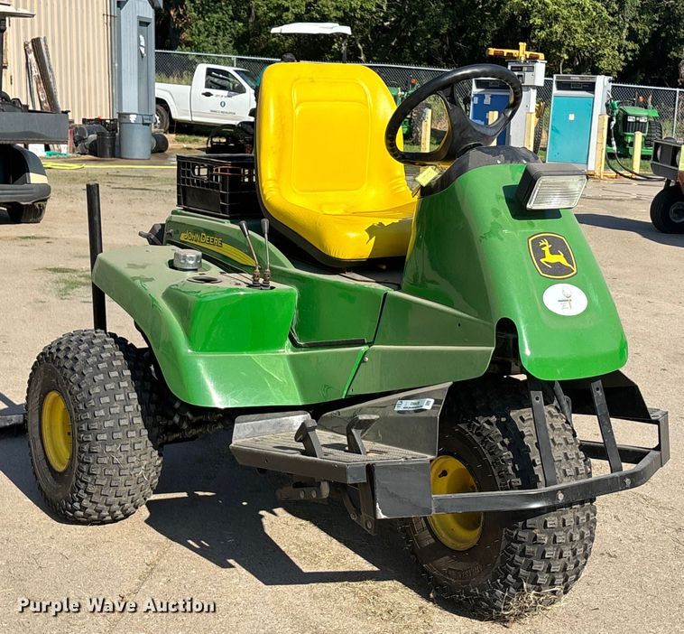 image for item EN8478 2018 John Deere 1200H bunker rake