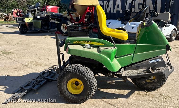 image for item EN8478 2018 John Deere 1200H bunker rake