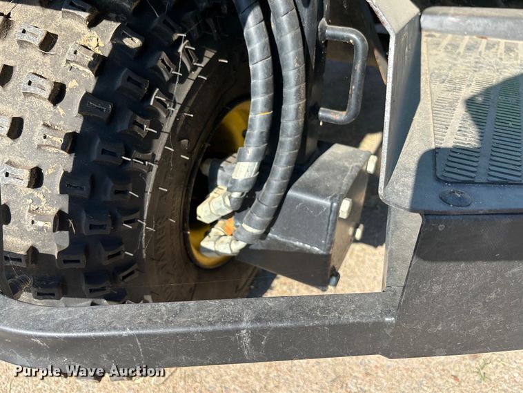 image for item EN8478 2018 John Deere 1200H bunker rake