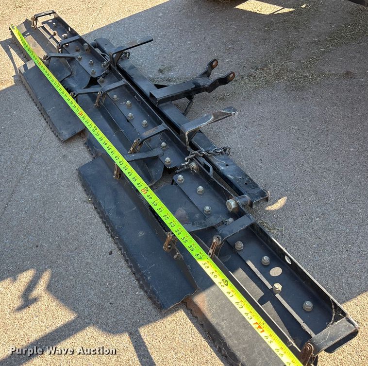 image for item EN8478 2018 John Deere 1200H bunker rake