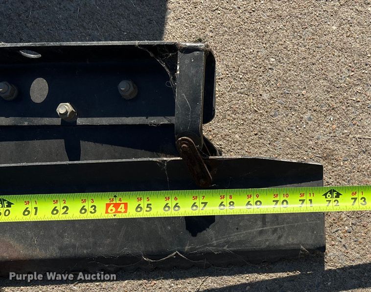 image for item EN8478 2018 John Deere 1200H bunker rake