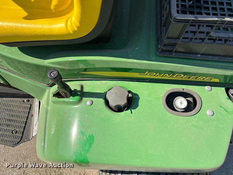 image for item EN8478 2018 John Deere 1200H bunker rake