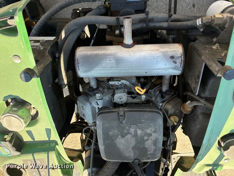 image for item EN8478 2018 John Deere 1200H bunker rake