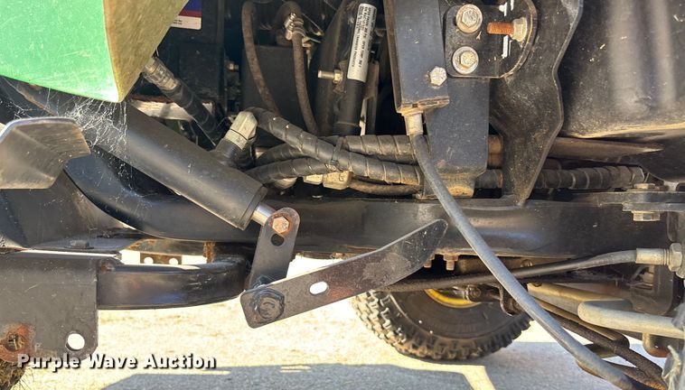 image for item EN8478 2018 John Deere 1200H bunker rake