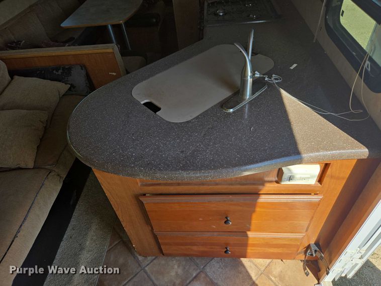 image for item DE2208 2012 Dutchmen 265RL camper