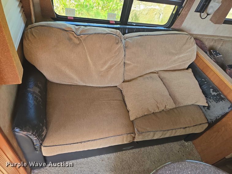 image for item DE2208 2012 Dutchmen 265RL camper