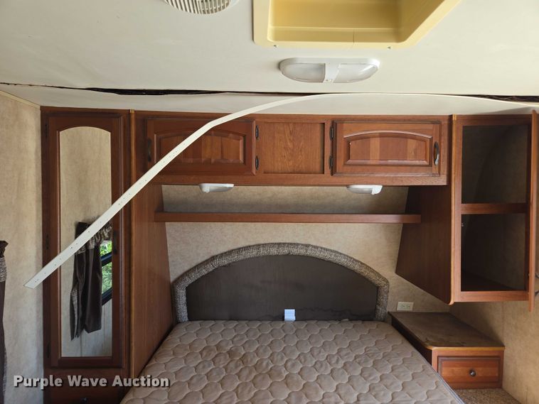 image for item DE2208 2012 Dutchmen 265RL camper