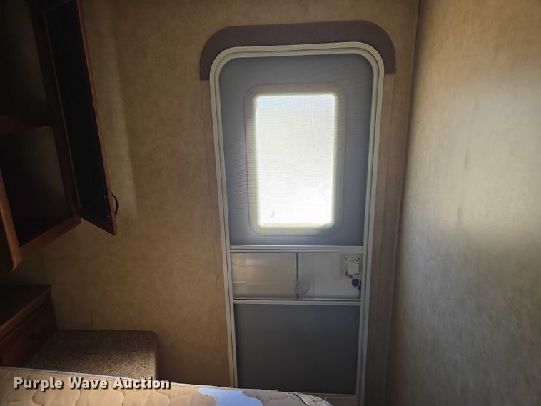 image for item DE2208 2012 Dutchmen 265RL camper