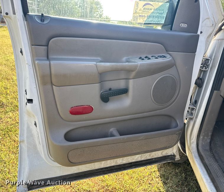 image for item DJ7765 2002 Dodge Ram 1500 Quad Cab pickup truck