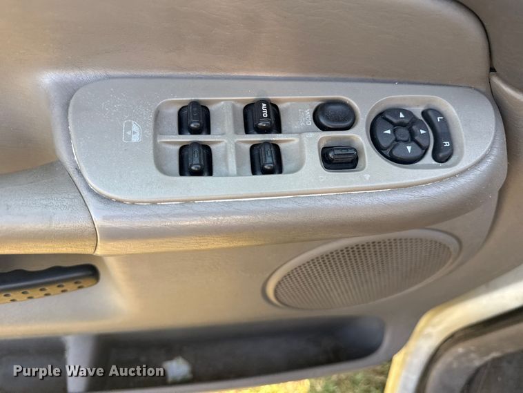 image for item DJ7765 2002 Dodge Ram 1500 Quad Cab pickup truck