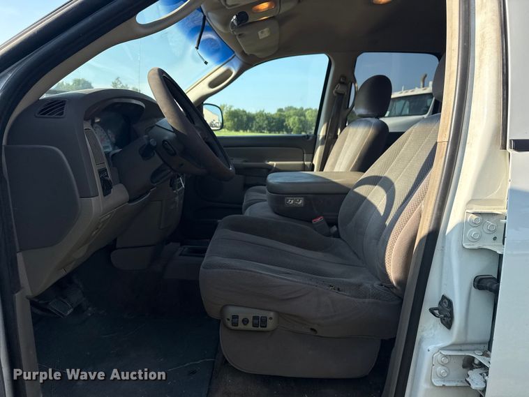 image for item DJ7765 2002 Dodge Ram 1500 Quad Cab pickup truck