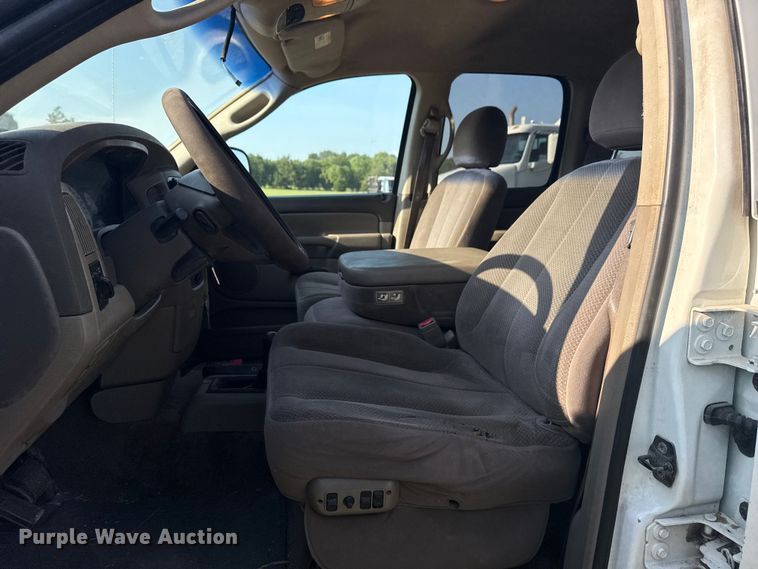 image for item DJ7765 2002 Dodge Ram 1500 Quad Cab pickup truck