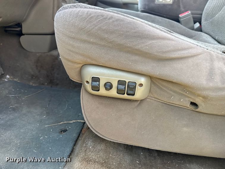 image for item DJ7765 2002 Dodge Ram 1500 Quad Cab pickup truck