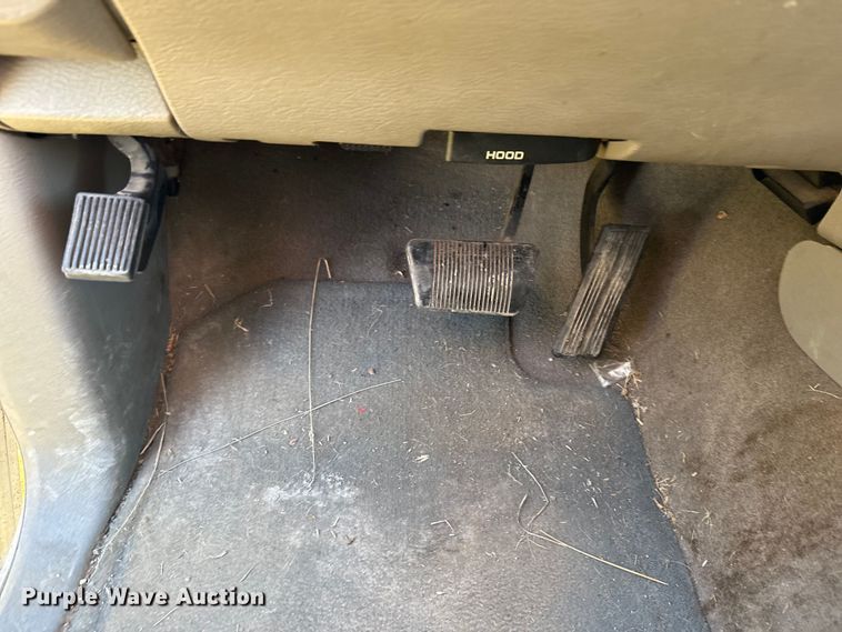 image for item DJ7765 2002 Dodge Ram 1500 Quad Cab pickup truck