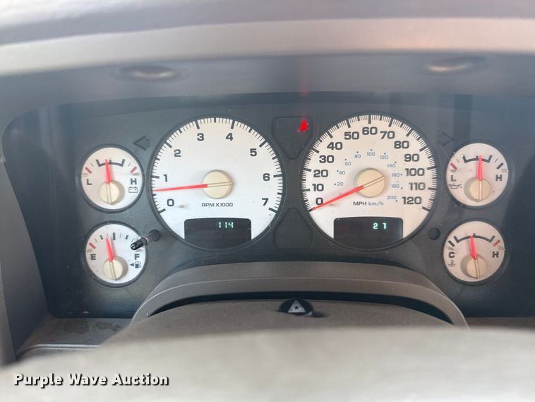 image for item DJ7765 2002 Dodge Ram 1500 Quad Cab pickup truck